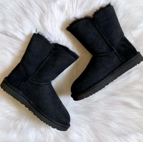 NWT Women's UGG Bailey Button II Boots NO BOX - Picture 3 of 9
